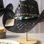 Ref. 04 / Sombrero Vaquero Luxury correa piedras o trenza y conchas